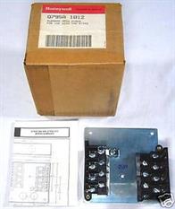 Honeywell, Inc. Q795A1012 Subbase for wiring and mounting the R7795 in a Cabinet Image